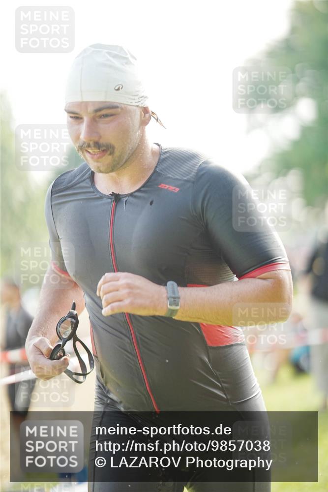 21.06.2026 - 29. Vierlanden-Triathlon LAZAROV Photography http://msf.ph/oto/9857038 21.06.2026 08:54:27 Schwimmen 93 meine-sportfotos.de