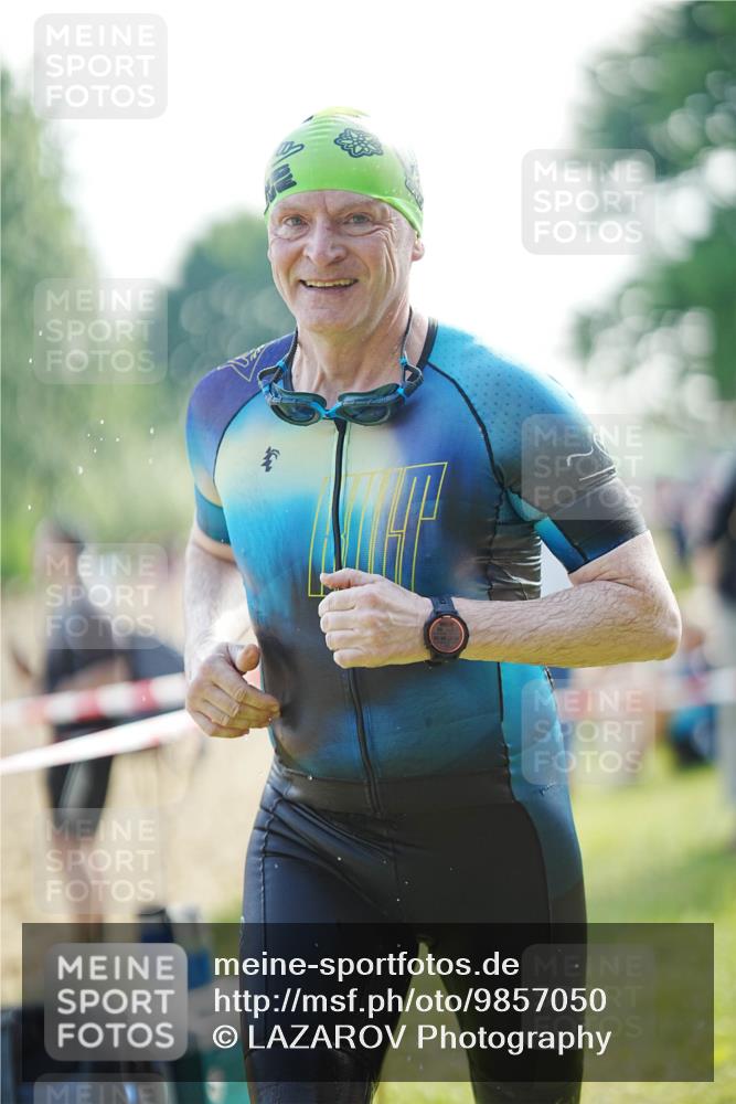 21.06.2026 - 29. Vierlanden-Triathlon LAZAROV Photography http://msf.ph/oto/9857050 21.06.2026 08:54:38 Schwimmen 213 meine-sportfotos.de