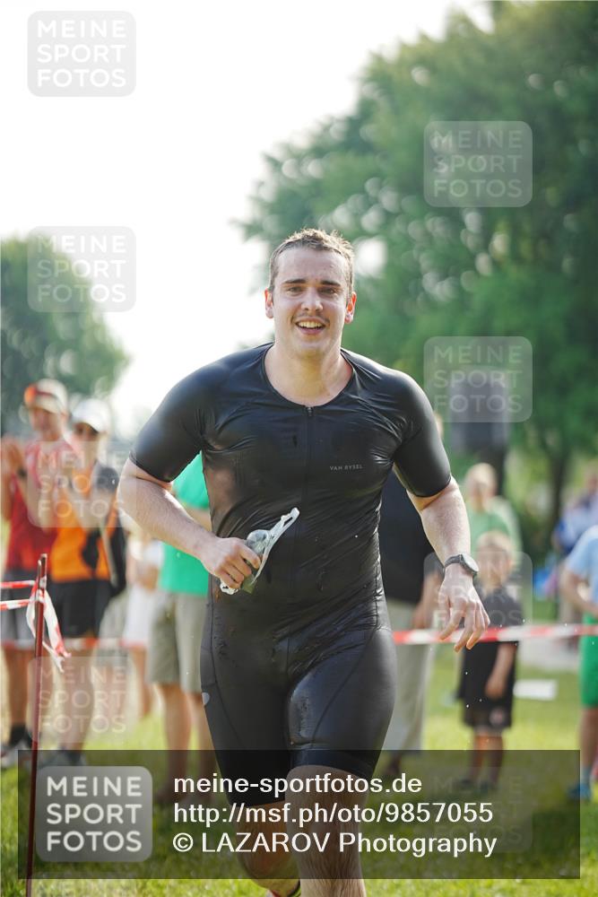 21.06.2026 - 29. Vierlanden-Triathlon LAZAROV Photography http://msf.ph/oto/9857055 21.06.2026 08:55:07 Schwimmen 19 meine-sportfotos.de