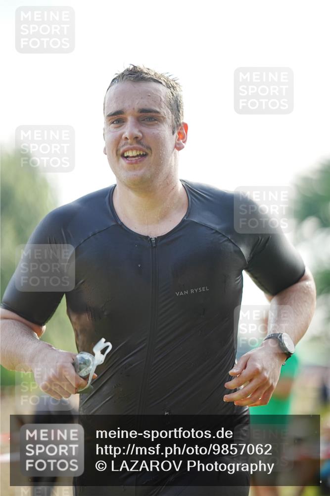 21.06.2026 - 29. Vierlanden-Triathlon LAZAROV Photography http://msf.ph/oto/9857062 21.06.2026 08:55:07 Schwimmen 19 meine-sportfotos.de