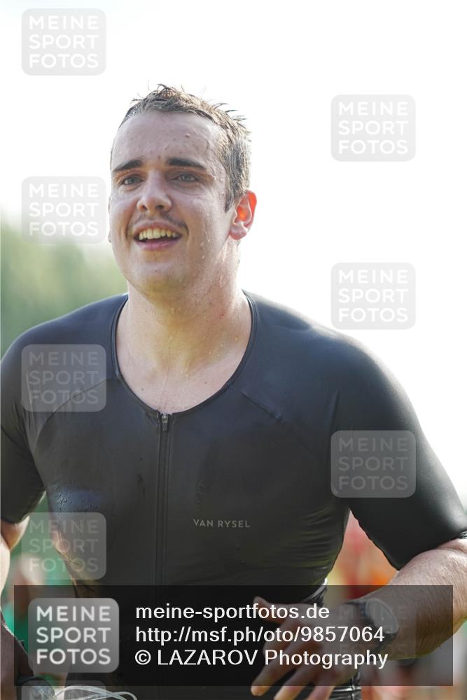 21.06.2026 - 29. Vierlanden-Triathlon LAZAROV Photography http://msf.ph/oto/9857064 21.06.2026 08:55:07 Schwimmen 19 meine-sportfotos.de