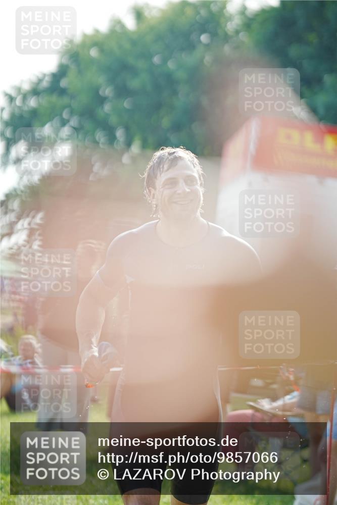 21.06.2026 - 29. Vierlanden-Triathlon LAZAROV Photography http://msf.ph/oto/9857066 21.06.2026 08:55:40 Schwimmen 113 meine-sportfotos.de