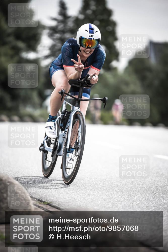 21.06.2026 - 29. Vierlanden-Triathlon H.Heesch http://msf.ph/oto/9857068 21.06.2026 10:29:10 Radfahren 16, 244, 247, 494, 603 meine-sportfotos.de