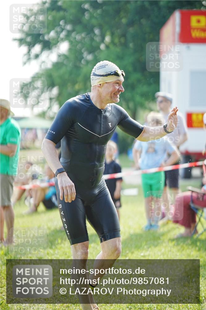 21.06.2026 - 29. Vierlanden-Triathlon LAZAROV Photography http://msf.ph/oto/9857081 21.06.2026 08:56:10 Schwimmen 138 meine-sportfotos.de