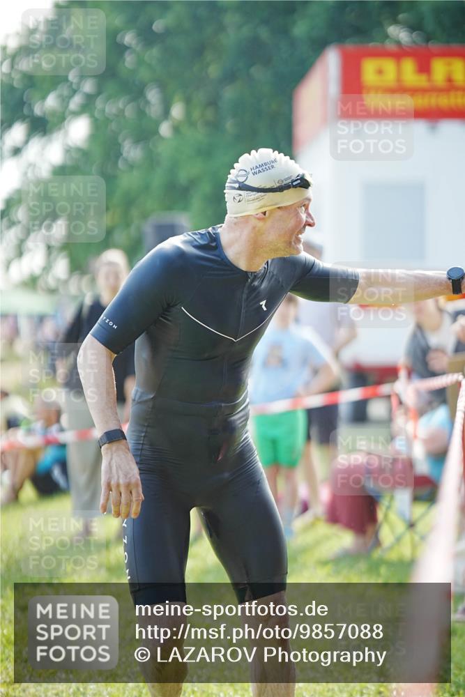 21.06.2026 - 29. Vierlanden-Triathlon LAZAROV Photography http://msf.ph/oto/9857088 21.06.2026 08:56:10 Schwimmen 138 meine-sportfotos.de