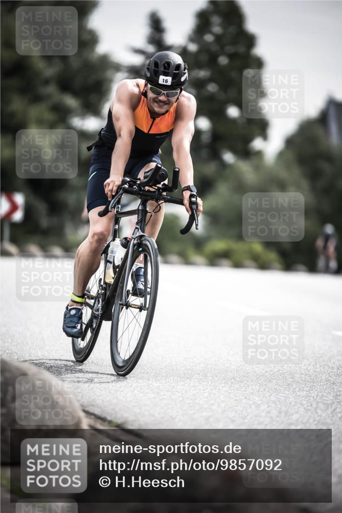 21.06.2026 - 29. Vierlanden-Triathlon H.Heesch http://msf.ph/oto/9857092 21.06.2026 10:29:12 Radfahren 16, 244, 247, 482, 566, 603 meine-sportfotos.de