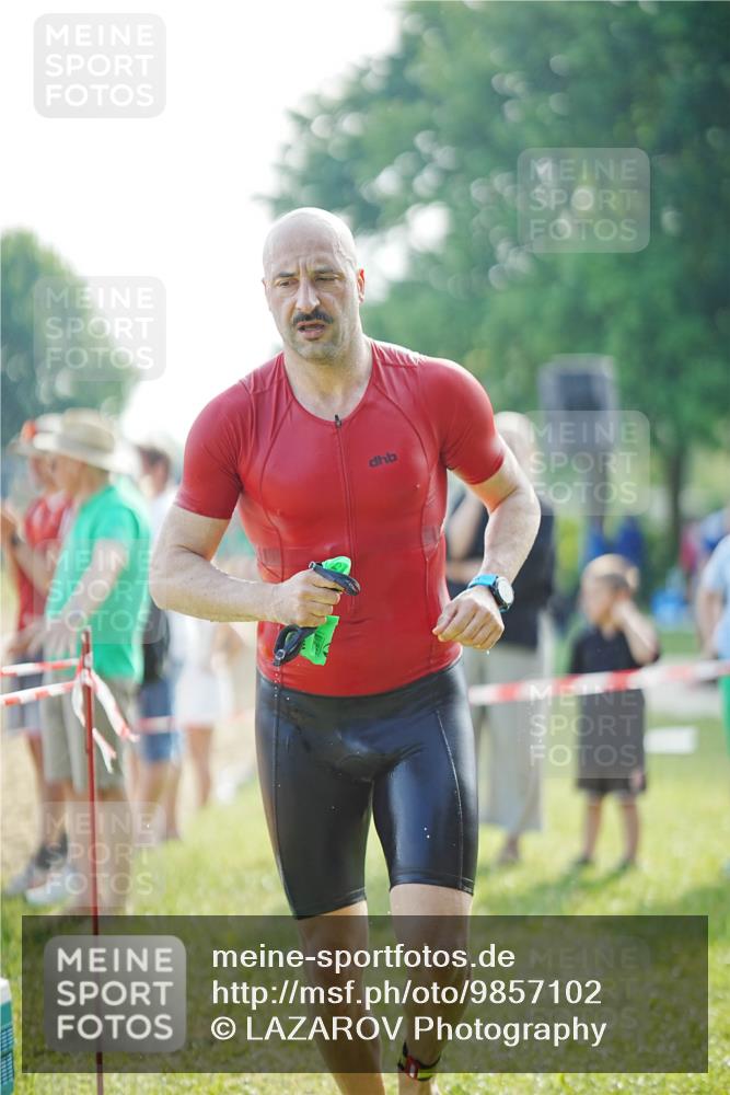 21.06.2026 - 29. Vierlanden-Triathlon LAZAROV Photography http://msf.ph/oto/9857102 21.06.2026 08:56:25 Schwimmen 121 meine-sportfotos.de