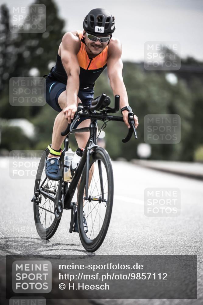 21.06.2026 - 29. Vierlanden-Triathlon H.Heesch http://msf.ph/oto/9857112 21.06.2026 10:29:12 Radfahren 16, 244, 247, 482, 566, 603 meine-sportfotos.de