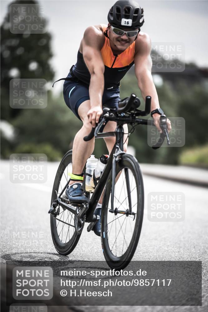 21.06.2026 - 29. Vierlanden-Triathlon H.Heesch http://msf.ph/oto/9857117 21.06.2026 10:29:12 Radfahren 16, 244, 247, 482, 566, 603 meine-sportfotos.de