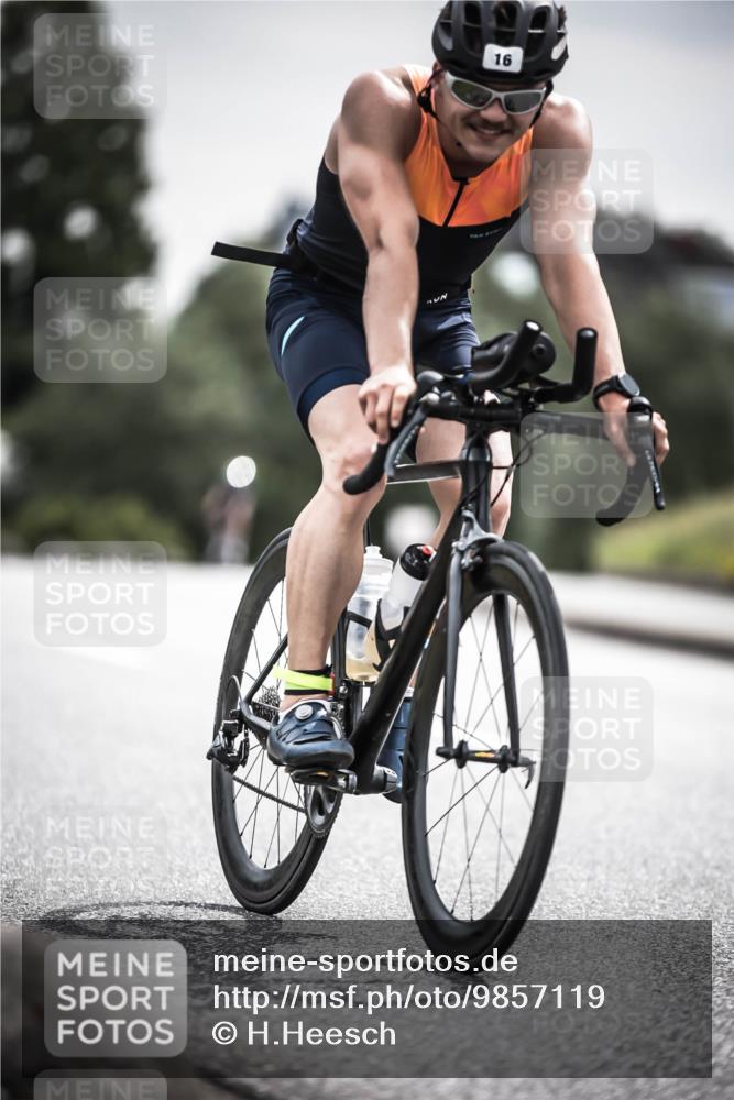21.06.2026 - 29. Vierlanden-Triathlon H.Heesch http://msf.ph/oto/9857119 21.06.2026 10:29:12 Radfahren 16, 244, 247, 482, 566, 603 meine-sportfotos.de