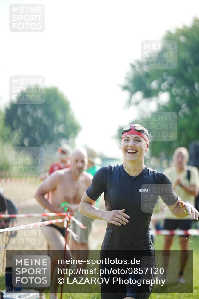 21.06.2026 - 29. Vierlanden-Triathlon LAZAROV Photography http://msf.ph/oto/9857120 21.06.2026 08:59:16 Schwimmen 168, 242 meine-sportfotos.de