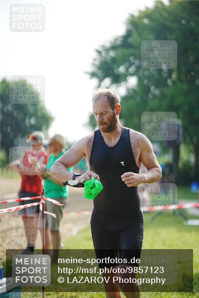 21.06.2026 - 29. Vierlanden-Triathlon LAZAROV Photography http://msf.ph/oto/9857123 21.06.2026 08:59:59 Schwimmen 114 meine-sportfotos.de