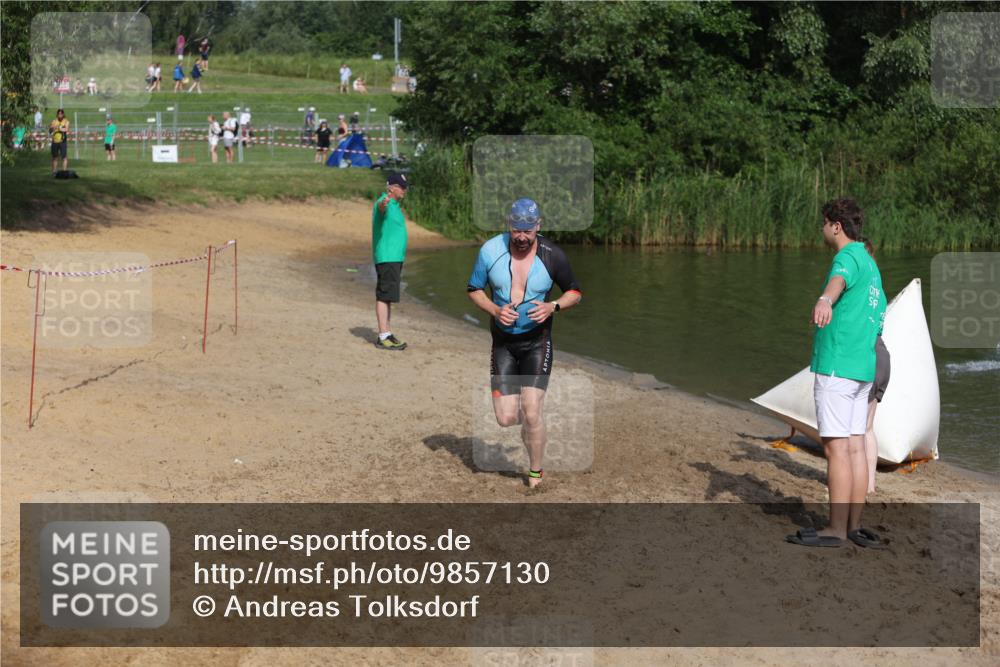 21.06.2026 - 29. Vierlanden-Triathlon Andreas Tolksdorf http://msf.ph/oto/9857130 21.06.2026 09:00:38 Schwimmen 172, 183, 240 meine-sportfotos.de