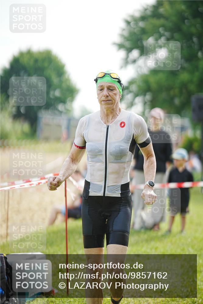 21.06.2026 - 29. Vierlanden-Triathlon LAZAROV Photography http://msf.ph/oto/9857162 21.06.2026 09:15:04 Schwimmen 248 meine-sportfotos.de
