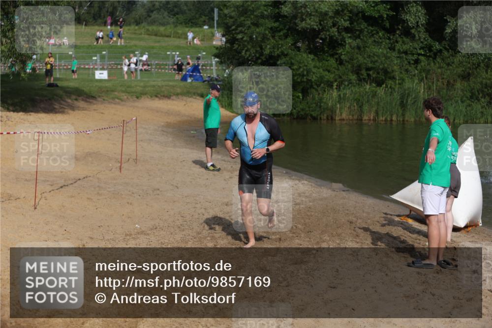 21.06.2026 - 29. Vierlanden-Triathlon Andreas Tolksdorf http://msf.ph/oto/9857169 21.06.2026 09:00:38 Schwimmen 172, 183, 240 meine-sportfotos.de