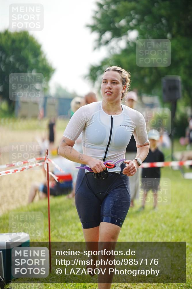 21.06.2026 - 29. Vierlanden-Triathlon LAZAROV Photography http://msf.ph/oto/9857176 21.06.2026 09:15:11 Schwimmen 248, 269, 294 meine-sportfotos.de