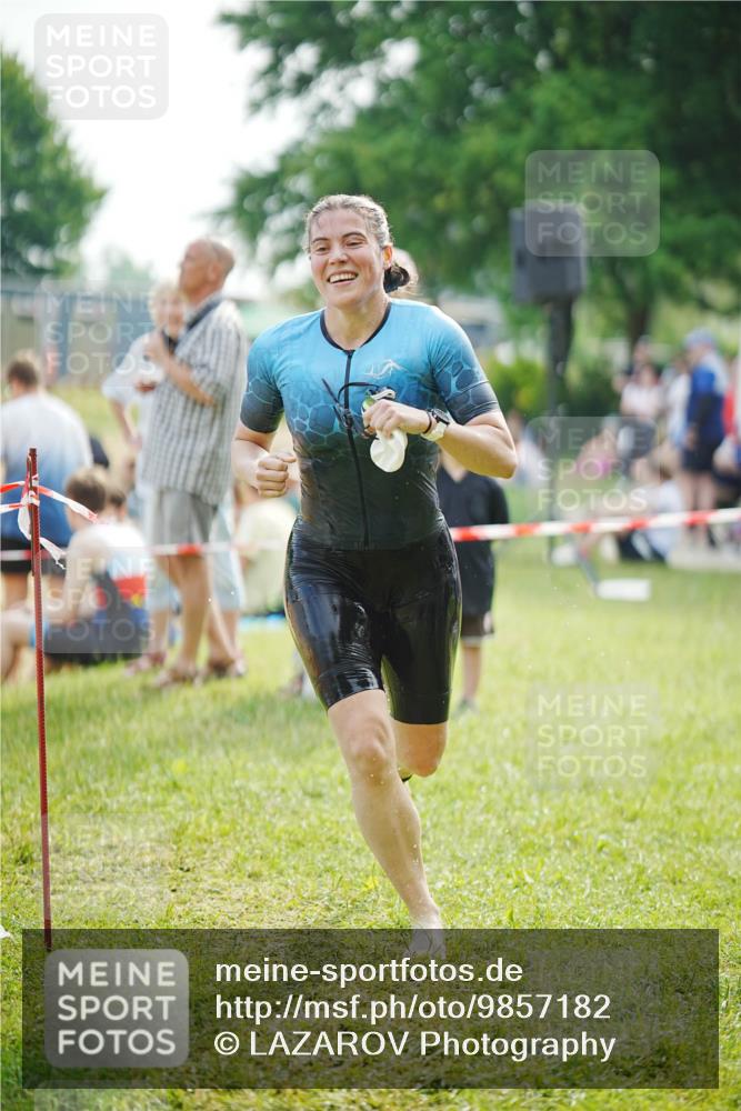 21.06.2026 - 29. Vierlanden-Triathlon LAZAROV Photography http://msf.ph/oto/9857182 21.06.2026 09:15:28 Schwimmen 260 meine-sportfotos.de
