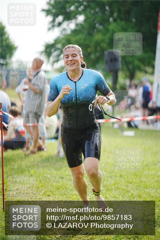 21.06.2026 - 29. Vierlanden-Triathlon LAZAROV Photography http://msf.ph/oto/9857183 21.06.2026 09:15:29 Schwimmen 260 meine-sportfotos.de