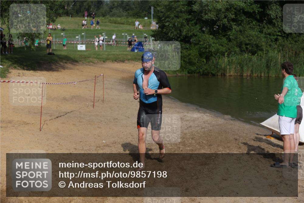 21.06.2026 - 29. Vierlanden-Triathlon Andreas Tolksdorf http://msf.ph/oto/9857198 21.06.2026 09:00:39 Schwimmen 172, 183, 240 meine-sportfotos.de