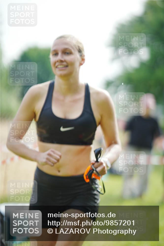 21.06.2026 - 29. Vierlanden-Triathlon LAZAROV Photography http://msf.ph/oto/9857201 21.06.2026 09:17:20 Schwimmen 249 meine-sportfotos.de