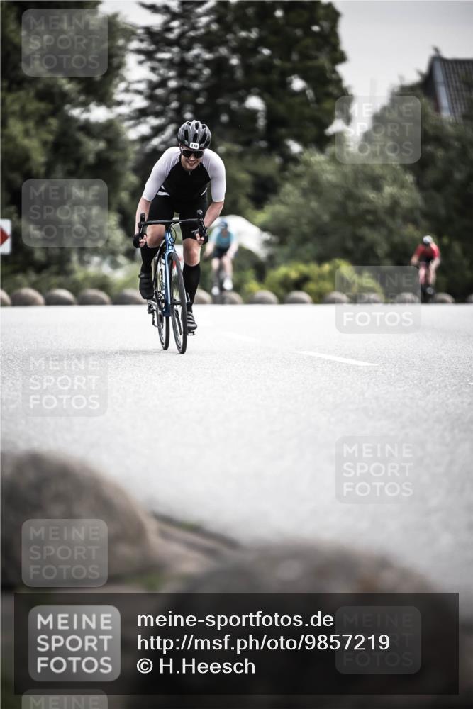 21.06.2026 - 29. Vierlanden-Triathlon H.Heesch http://msf.ph/oto/9857219 21.06.2026 10:29:22 Radfahren 35, 176, 326, 482, 519, 533, 566 meine-sportfotos.de