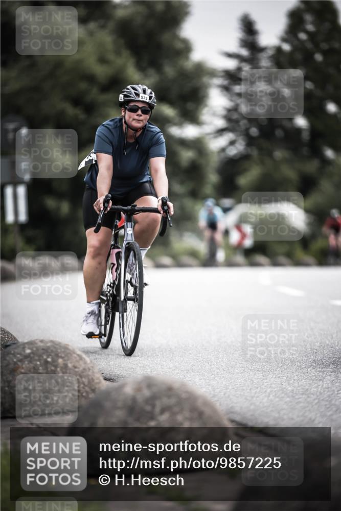 21.06.2026 - 29. Vierlanden-Triathlon H.Heesch http://msf.ph/oto/9857225 21.06.2026 10:29:23 Radfahren 35, 176, 326, 519, 533, 581 meine-sportfotos.de