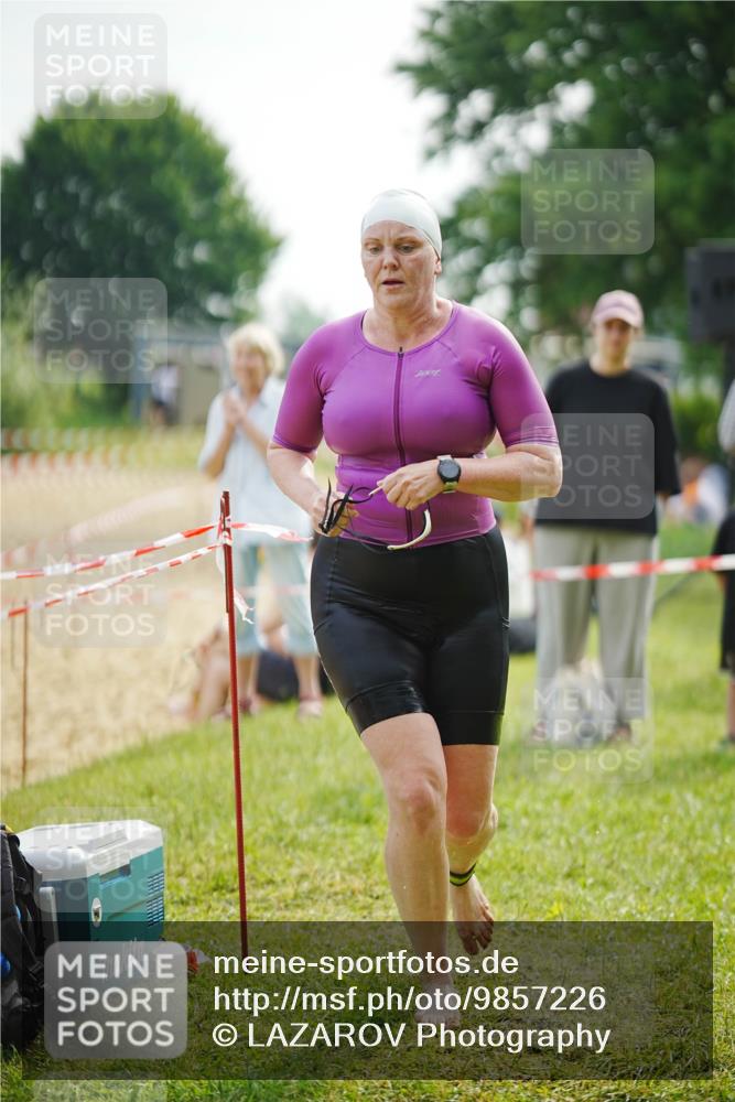 21.06.2026 - 29. Vierlanden-Triathlon LAZAROV Photography http://msf.ph/oto/9857226 21.06.2026 09:18:22 Schwimmen 232, 245, 259, 276, 281 meine-sportfotos.de