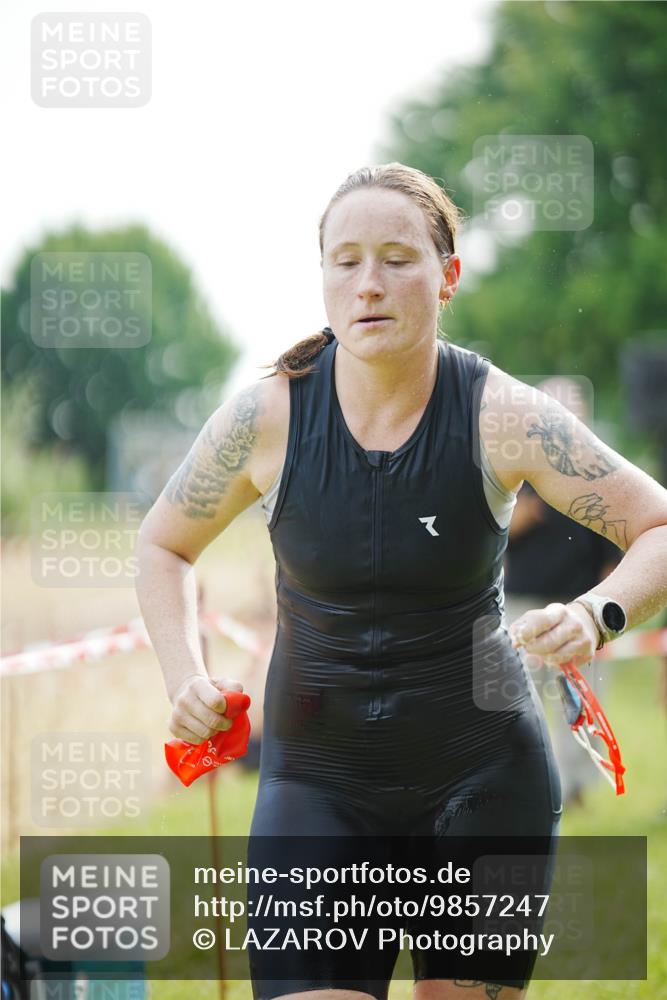 21.06.2026 - 29. Vierlanden-Triathlon LAZAROV Photography http://msf.ph/oto/9857247 21.06.2026 09:18:59 Schwimmen 246 meine-sportfotos.de