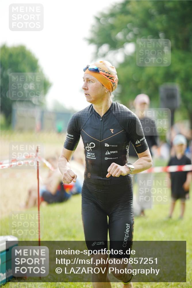 21.06.2026 - 29. Vierlanden-Triathlon LAZAROV Photography http://msf.ph/oto/9857251 21.06.2026 09:19:04 Schwimmen 225, 246 meine-sportfotos.de
