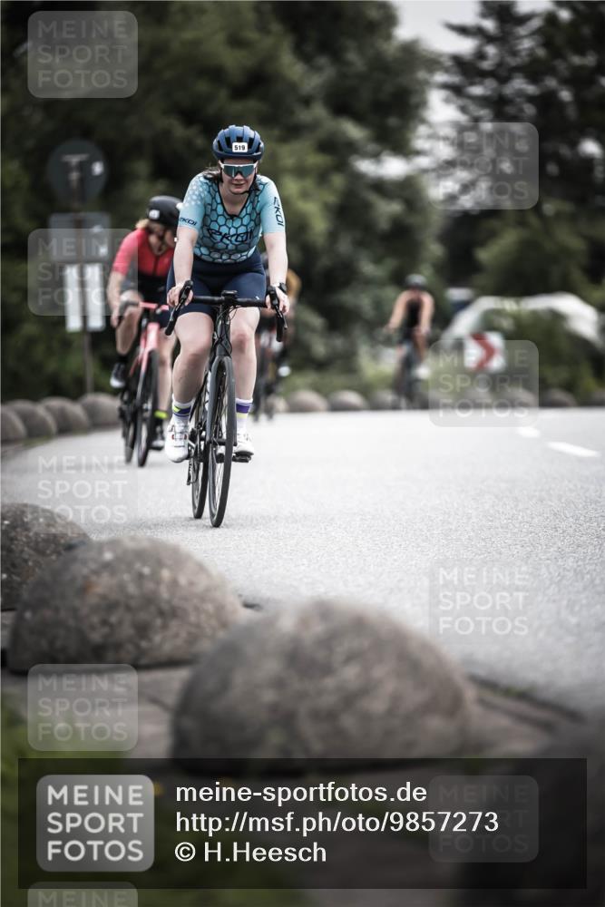 21.06.2026 - 29. Vierlanden-Triathlon H.Heesch http://msf.ph/oto/9857273 21.06.2026 10:29:29 Radfahren 15, 516, 519, 581 meine-sportfotos.de