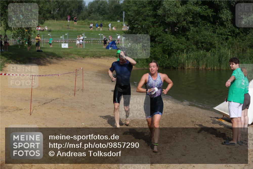 21.06.2026 - 29. Vierlanden-Triathlon Andreas Tolksdorf http://msf.ph/oto/9857290 21.06.2026 09:00:43 Schwimmen 116, 172, 183, 240 meine-sportfotos.de