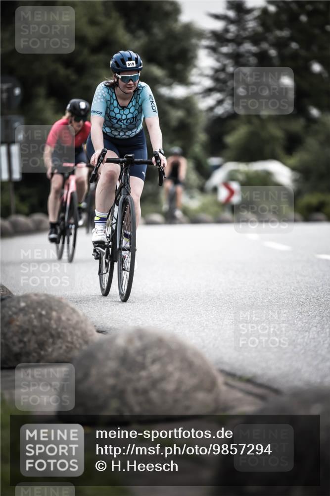 21.06.2026 - 29. Vierlanden-Triathlon H.Heesch http://msf.ph/oto/9857294 21.06.2026 10:29:29 Radfahren 15, 516, 519, 581 meine-sportfotos.de