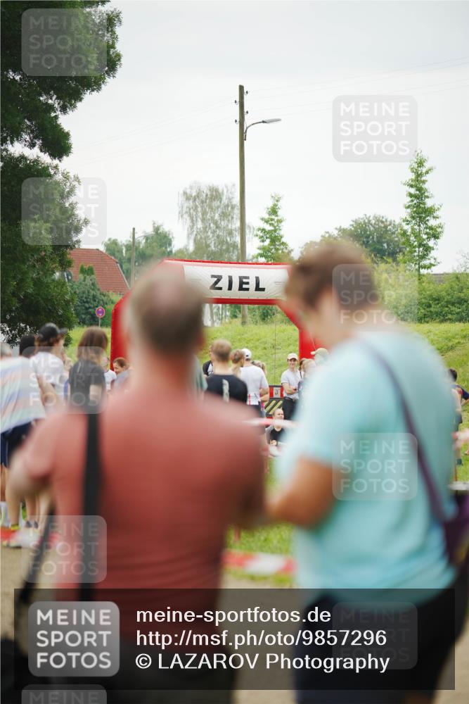 21.06.2026 - 29. Vierlanden-Triathlon LAZAROV Photography http://msf.ph/oto/9857296 21.06.2026 09:27:35 Schwimmen  meine-sportfotos.de
