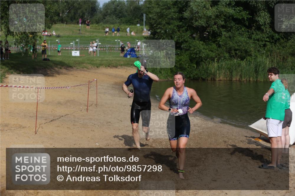 21.06.2026 - 29. Vierlanden-Triathlon Andreas Tolksdorf http://msf.ph/oto/9857298 21.06.2026 09:00:43 Schwimmen 116, 172, 183, 240 meine-sportfotos.de