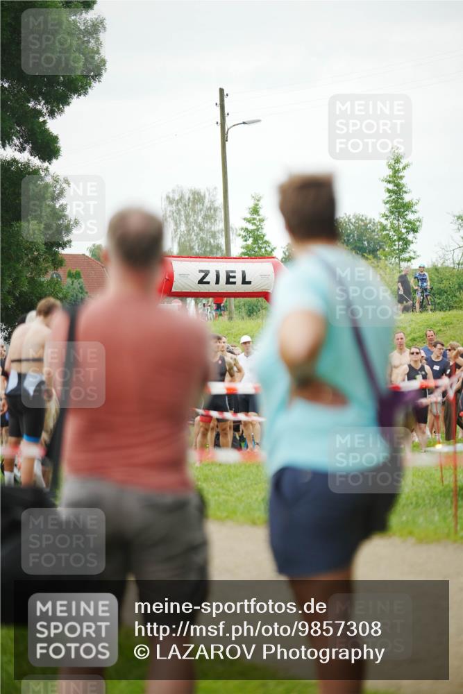 21.06.2026 - 29. Vierlanden-Triathlon LAZAROV Photography http://msf.ph/oto/9857308 21.06.2026 09:30:22 Schwimmen  meine-sportfotos.de
