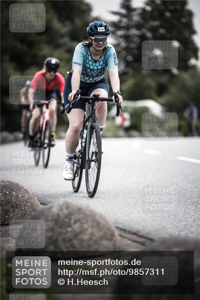 21.06.2026 - 29. Vierlanden-Triathlon H.Heesch http://msf.ph/oto/9857311 21.06.2026 10:29:29 Radfahren 15, 516, 519, 581 meine-sportfotos.de