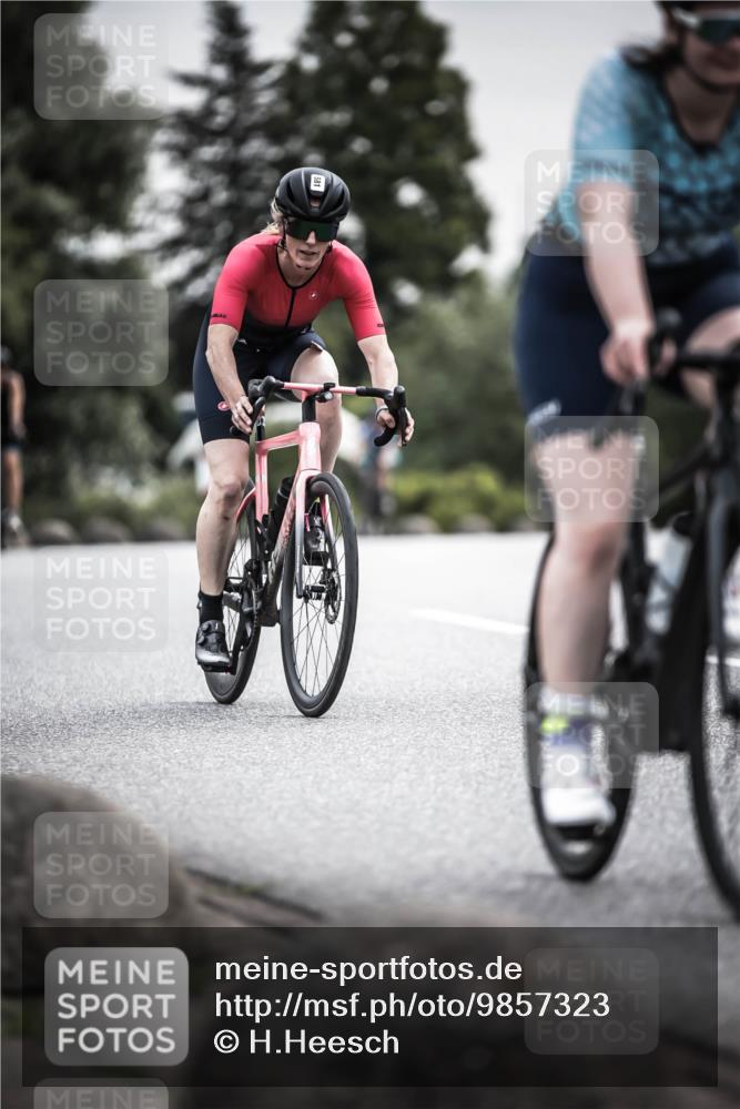21.06.2026 - 29. Vierlanden-Triathlon H.Heesch http://msf.ph/oto/9857323 21.06.2026 10:29:30 Radfahren 15, 516, 519, 581 meine-sportfotos.de