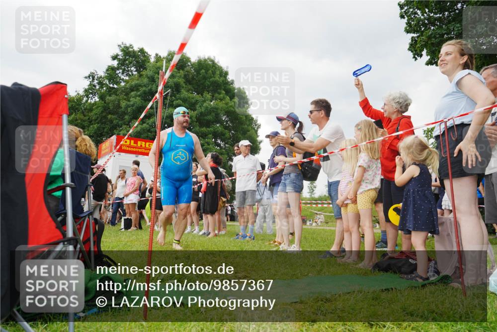21.06.2026 - 29. Vierlanden-Triathlon LAZAROV Photography http://msf.ph/oto/9857367 21.06.2026 09:57:18 Schwimmen 326, 344, 363 meine-sportfotos.de