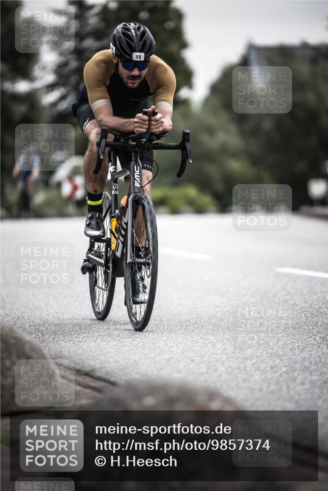 21.06.2026 - 29. Vierlanden-Triathlon H.Heesch http://msf.ph/oto/9857374 21.06.2026 10:29:32 Radfahren 15, 516, 519, 524, 581, 605 meine-sportfotos.de