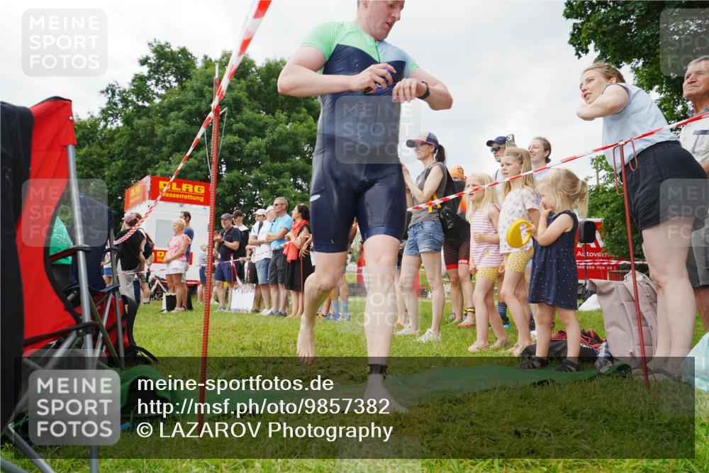 21.06.2026 - 29. Vierlanden-Triathlon LAZAROV Photography http://msf.ph/oto/9857382 21.06.2026 09:58:39 Schwimmen 320 meine-sportfotos.de