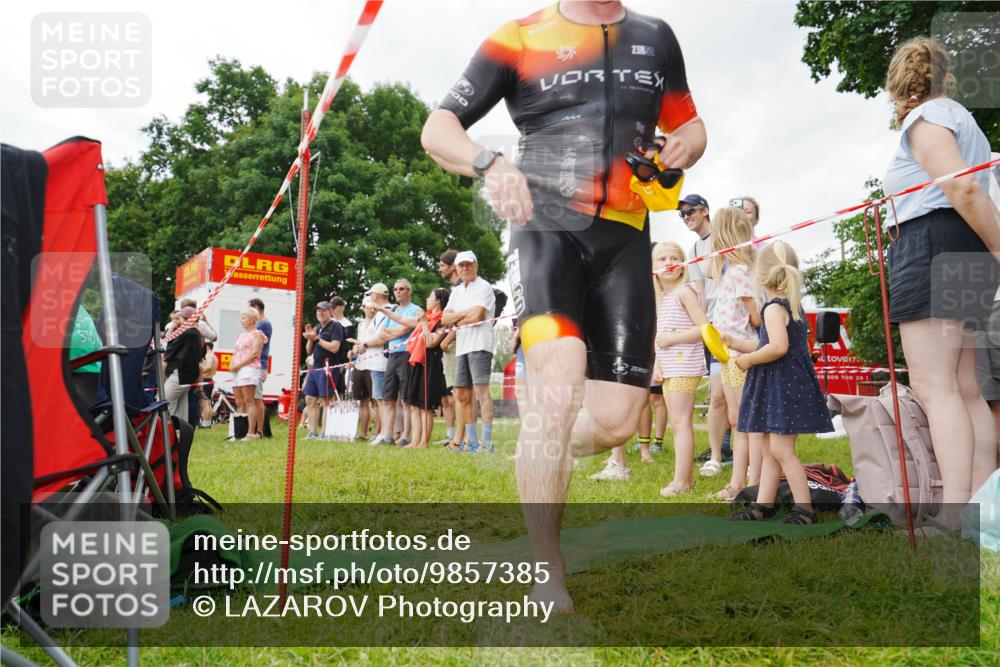 21.06.2026 - 29. Vierlanden-Triathlon LAZAROV Photography http://msf.ph/oto/9857385 21.06.2026 09:58:50 Schwimmen 309, 358, 359 meine-sportfotos.de
