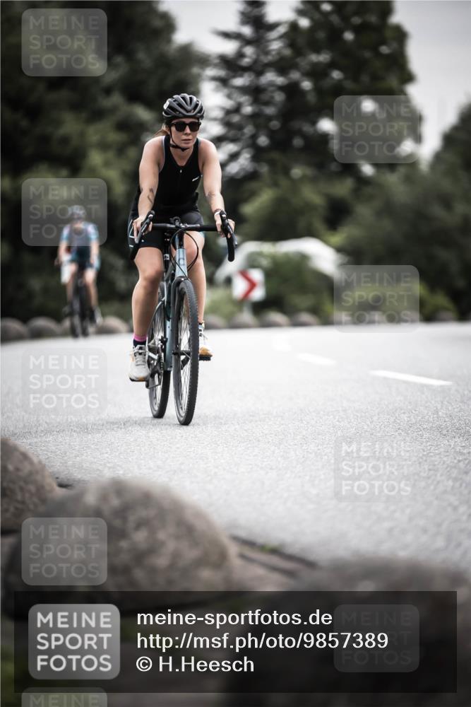 21.06.2026 - 29. Vierlanden-Triathlon H.Heesch http://msf.ph/oto/9857389 21.06.2026 10:29:33 Radfahren 15, 516, 519, 524, 581, 605 meine-sportfotos.de