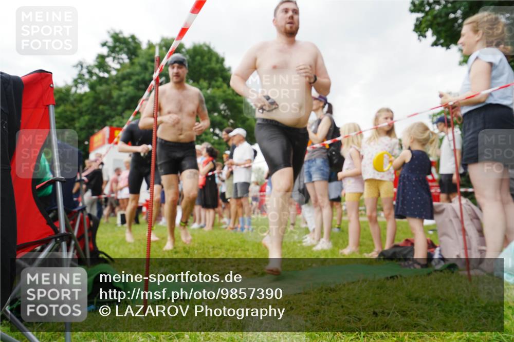 21.06.2026 - 29. Vierlanden-Triathlon LAZAROV Photography http://msf.ph/oto/9857390 21.06.2026 09:59:15 Schwimmen 303, 325, 356 meine-sportfotos.de
