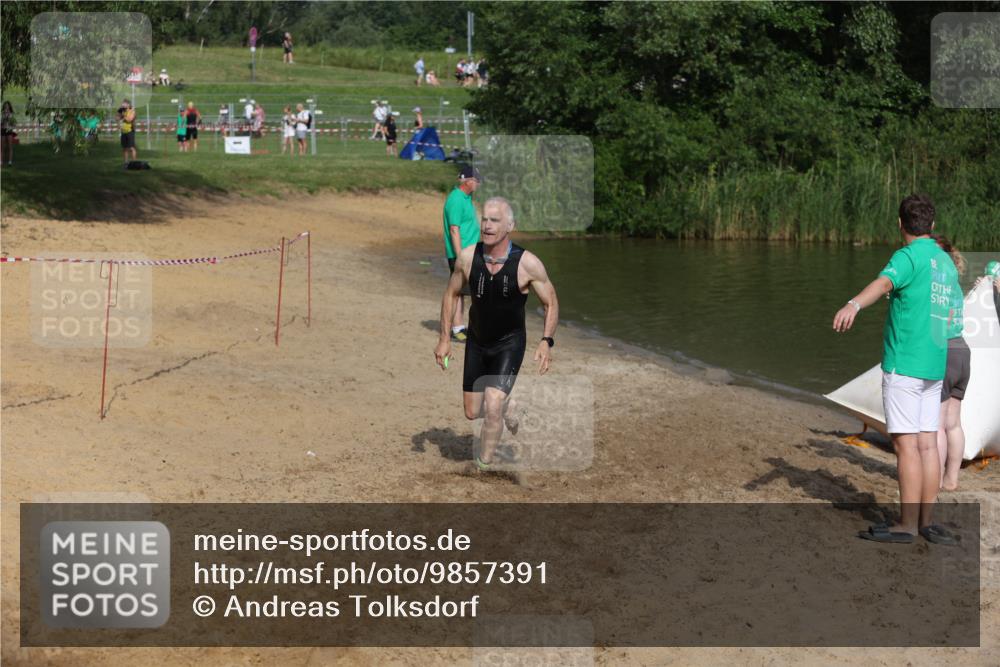 21.06.2026 - 29. Vierlanden-Triathlon Andreas Tolksdorf http://msf.ph/oto/9857391 21.06.2026 09:00:50 Schwimmen 74, 116, 140 meine-sportfotos.de