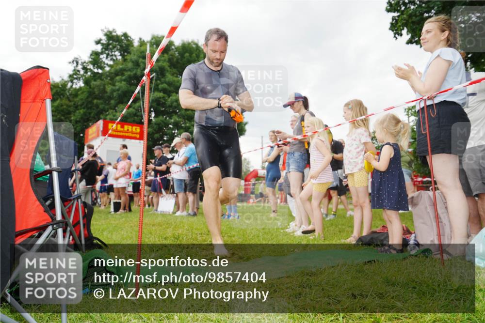 21.06.2026 - 29. Vierlanden-Triathlon LAZAROV Photography http://msf.ph/oto/9857404 21.06.2026 10:00:19 Schwimmen 327 meine-sportfotos.de