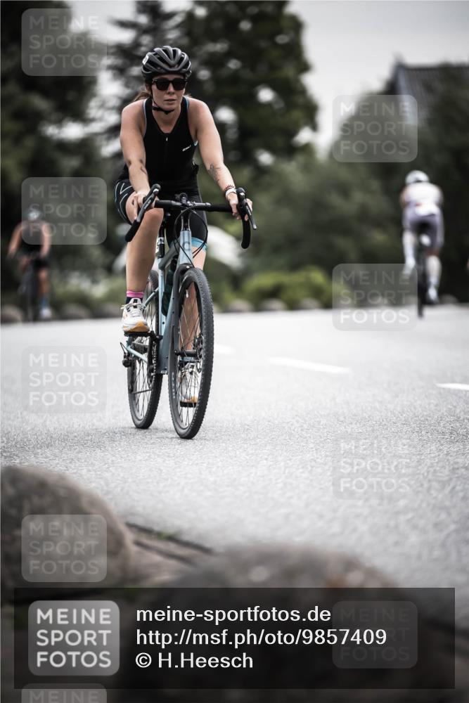 21.06.2026 - 29. Vierlanden-Triathlon H.Heesch http://msf.ph/oto/9857409 21.06.2026 10:29:34 Radfahren 15, 516, 524, 581, 605 meine-sportfotos.de