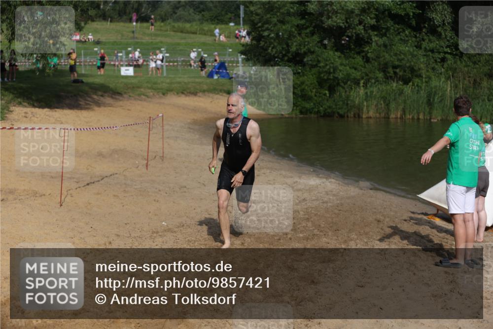 21.06.2026 - 29. Vierlanden-Triathlon Andreas Tolksdorf http://msf.ph/oto/9857421 21.06.2026 09:00:50 Schwimmen 74, 116, 140 meine-sportfotos.de