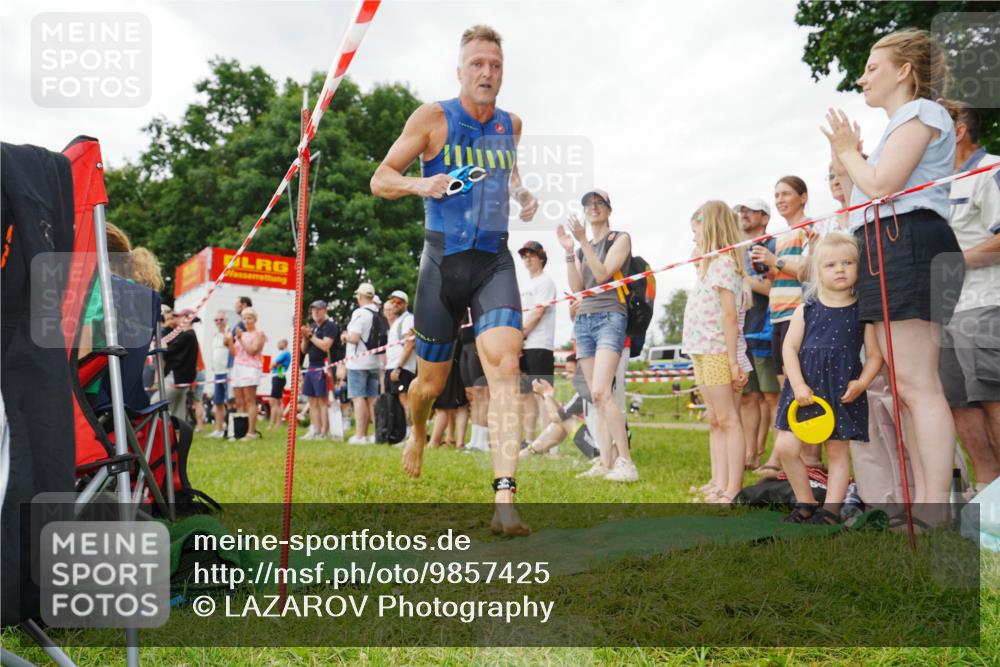 21.06.2026 - 29. Vierlanden-Triathlon LAZAROV Photography http://msf.ph/oto/9857425 21.06.2026 10:03:34 Schwimmen 437 meine-sportfotos.de