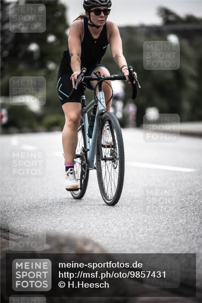 21.06.2026 - 29. Vierlanden-Triathlon H.Heesch http://msf.ph/oto/9857431 21.06.2026 10:29:34 Radfahren 15, 516, 524, 581, 605 meine-sportfotos.de