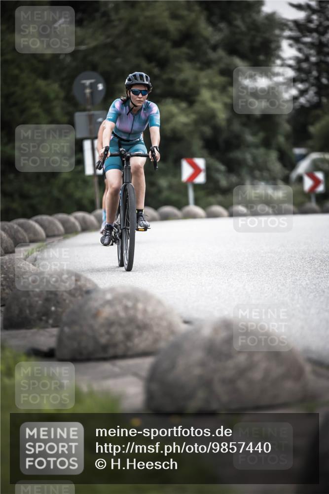 21.06.2026 - 29. Vierlanden-Triathlon H.Heesch http://msf.ph/oto/9857440 21.06.2026 10:29:37 Radfahren 14, 516, 524, 605 meine-sportfotos.de